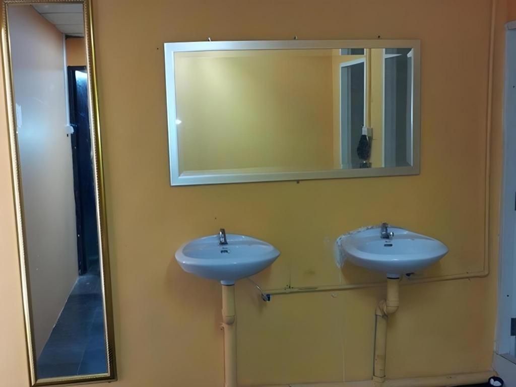 Centaur Inn Hotel Бангкок Экстерьер фото